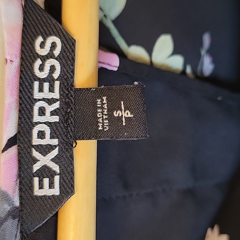 Express Split Back Tank - Floral - Picture 3 of 4